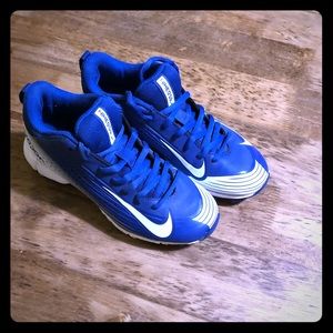 Boys baseball cleats